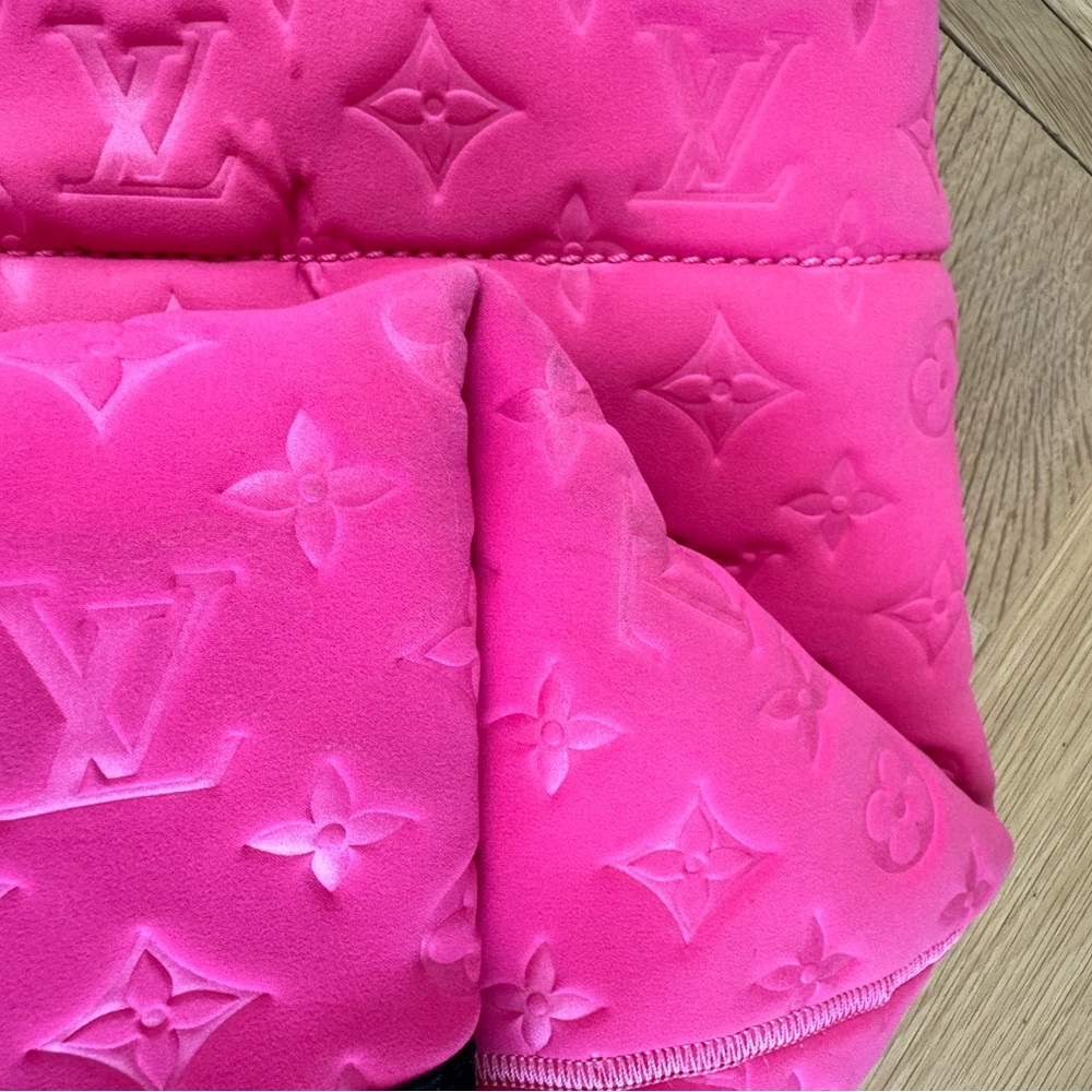 Louis Vuitton Neon Pink Tote - Picture 14 of 15